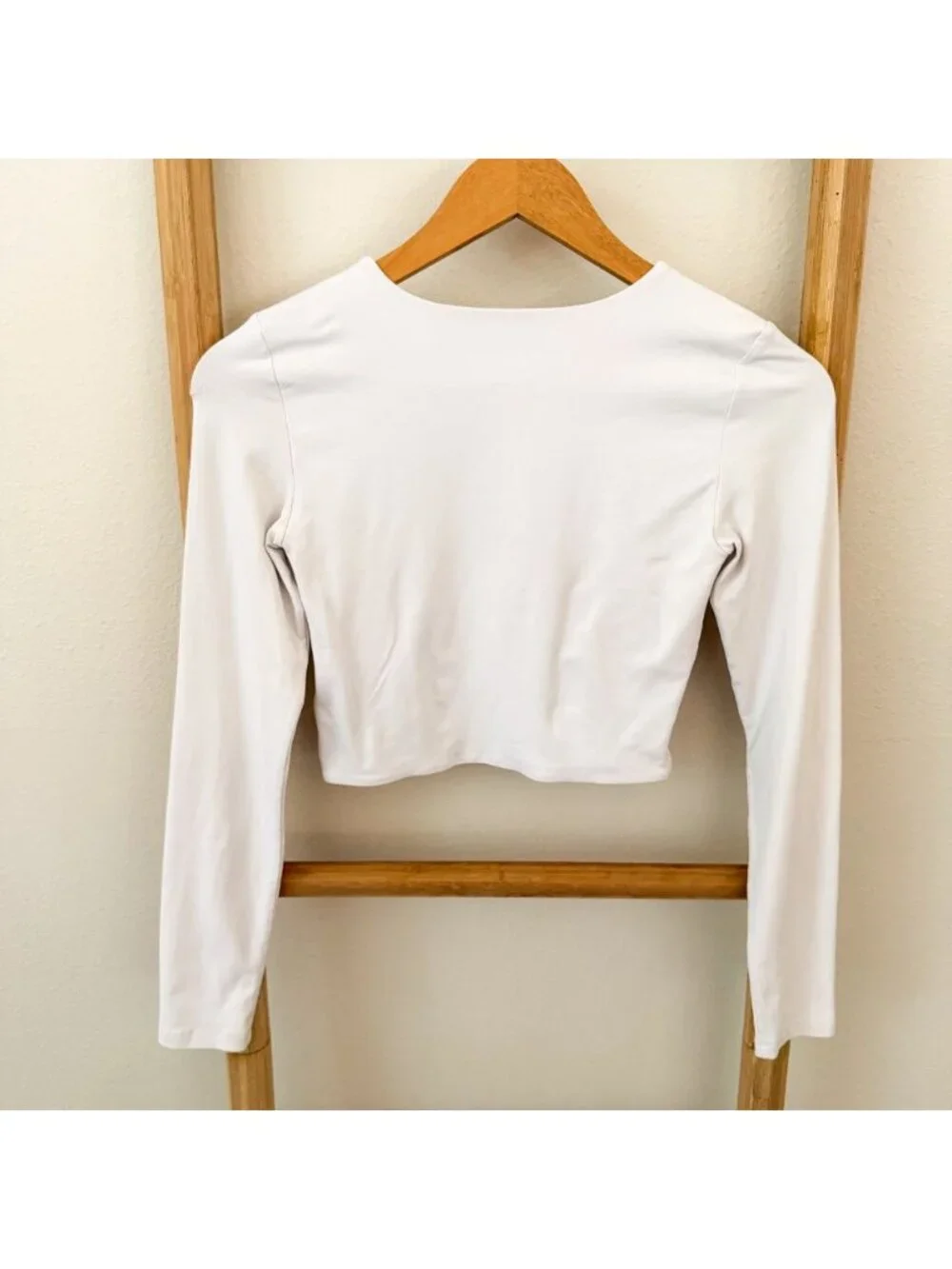 Aritzia Babaton Long Sleeve Crew Neck Crop Top White Double Layer Stretch Small